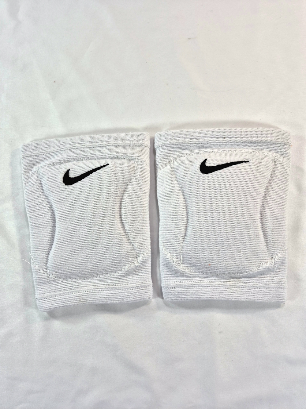 Nike Streak Volleyball Knee Pads White Size XL 2 Pack Padded Sports Unisex Retro
